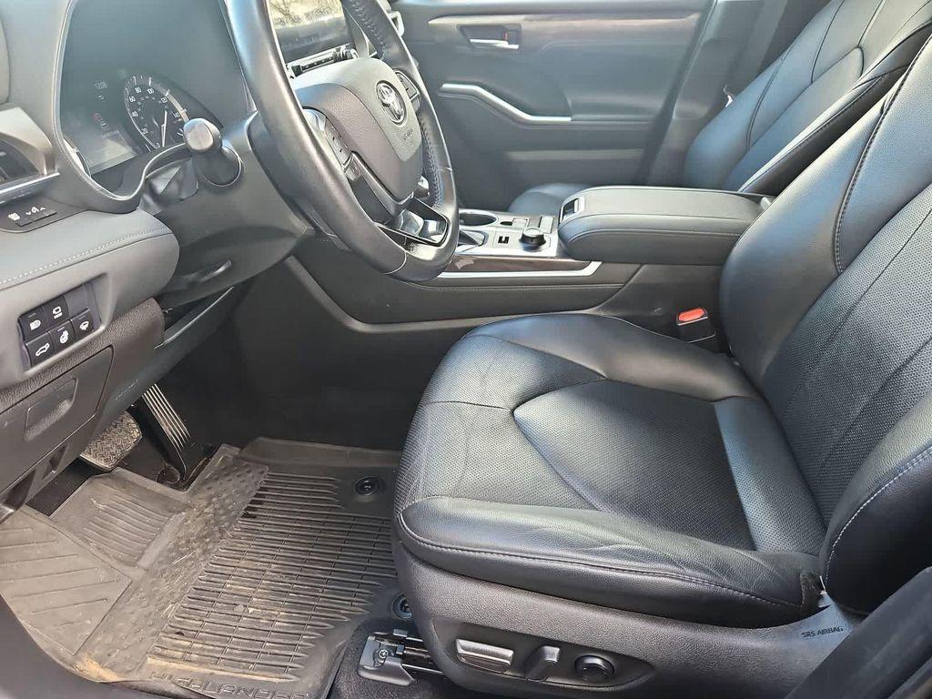 used 2021 Toyota Highlander car, priced at $34,977