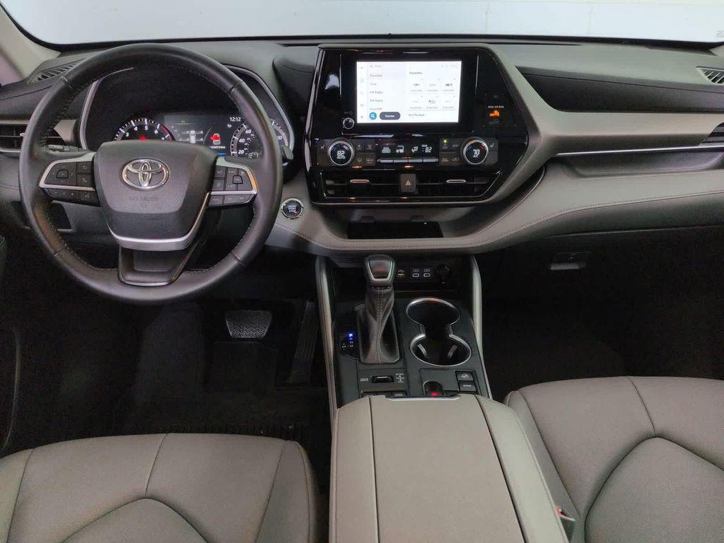 used 2023 Toyota Highlander car, priced at $37,777