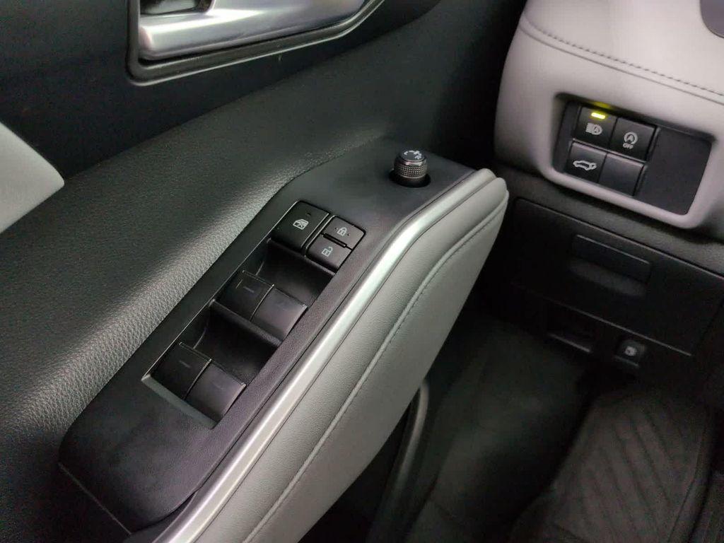 used 2023 Toyota Highlander car, priced at $37,777