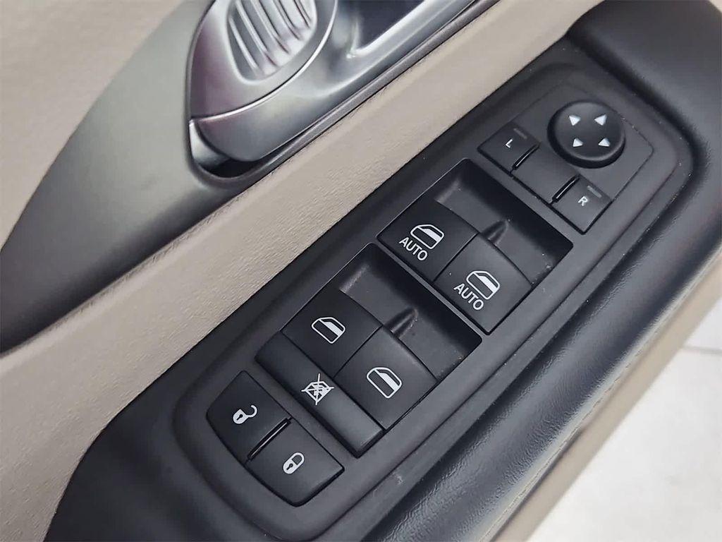 used 2024 Chrysler Pacifica car, priced at $25,996