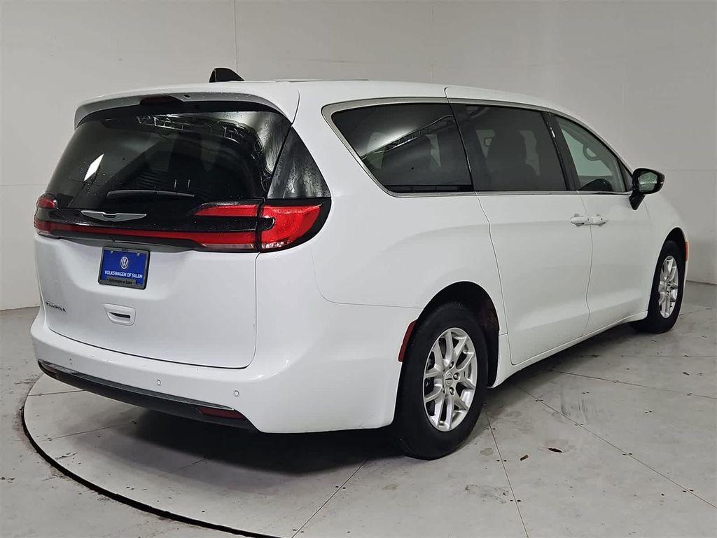 used 2024 Chrysler Pacifica car, priced at $25,996