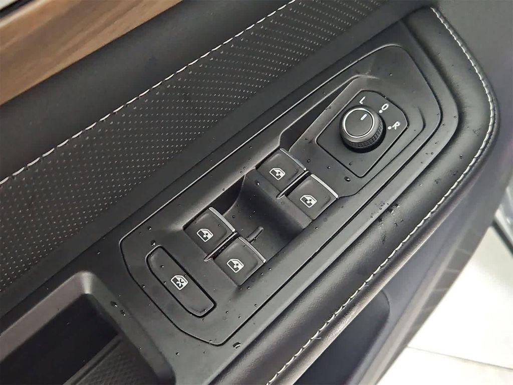 new 2026 Volkswagen Atlas car, priced at $50,638