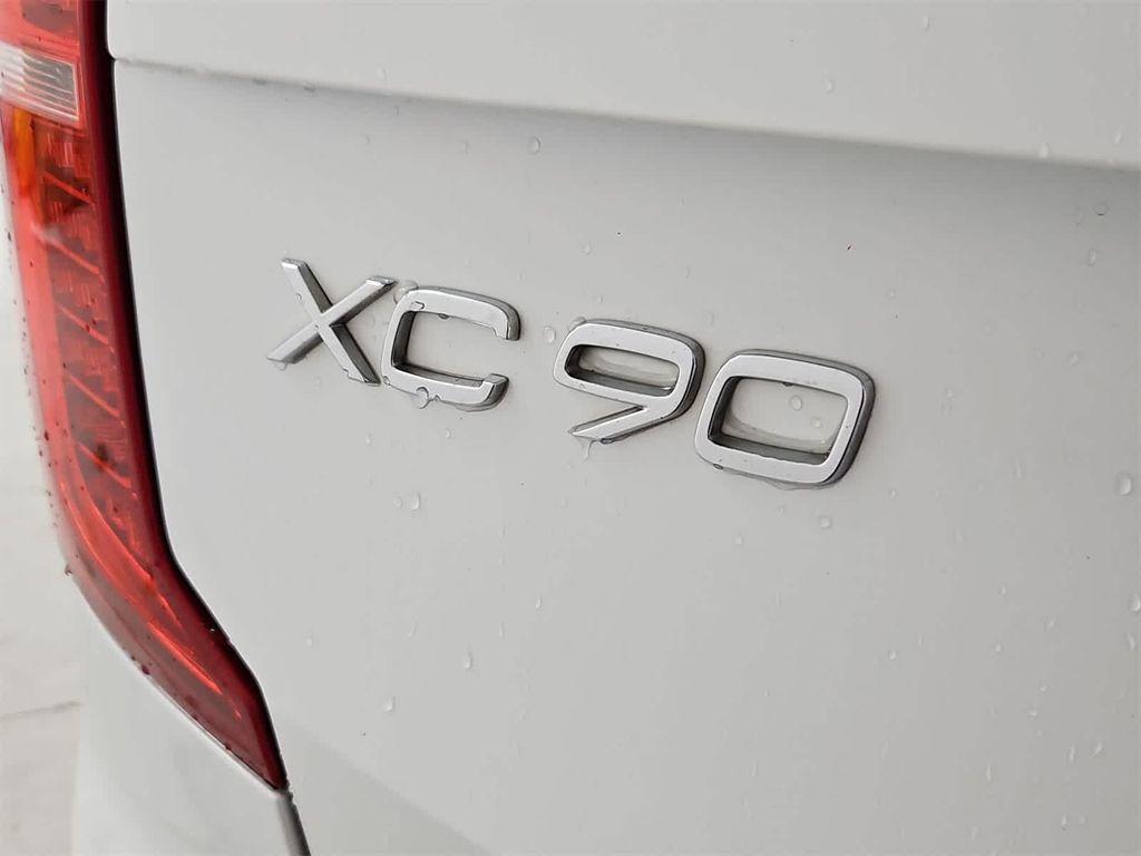 used 2022 Volvo XC90 car, priced at $35,883