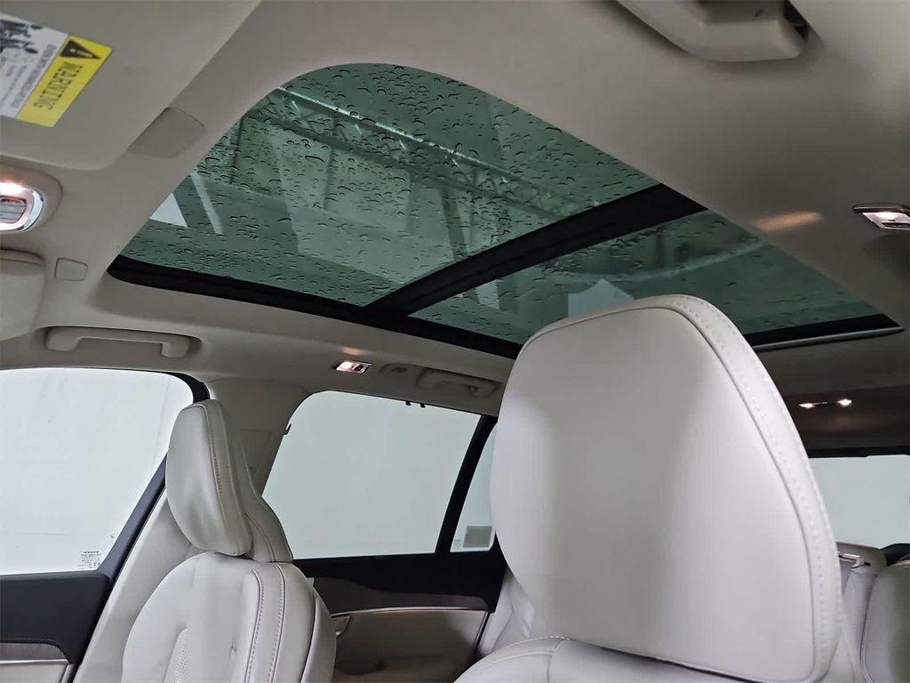 used 2022 Volvo XC90 car, priced at $35,883