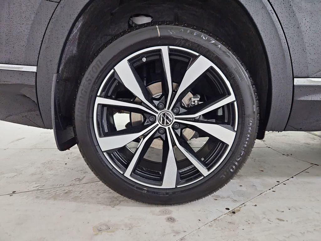 new 2026 Volkswagen Atlas car, priced at $57,654