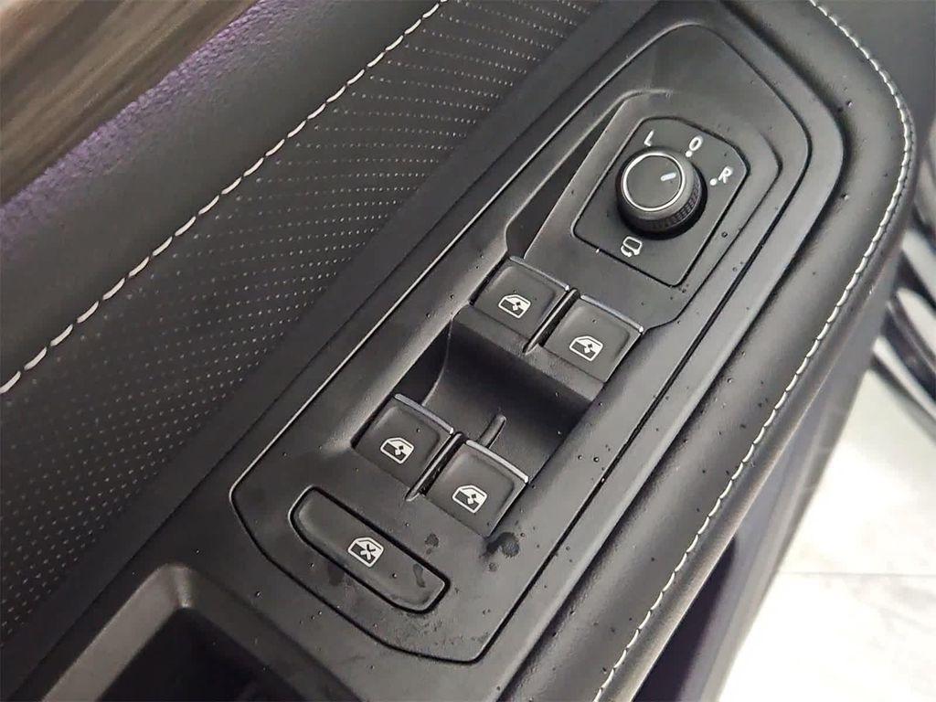 new 2026 Volkswagen Atlas car, priced at $57,654