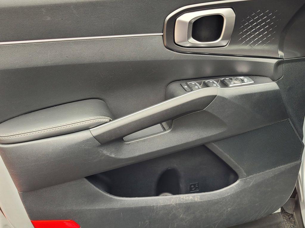 used 2022 Kia Sorento car, priced at $26,979