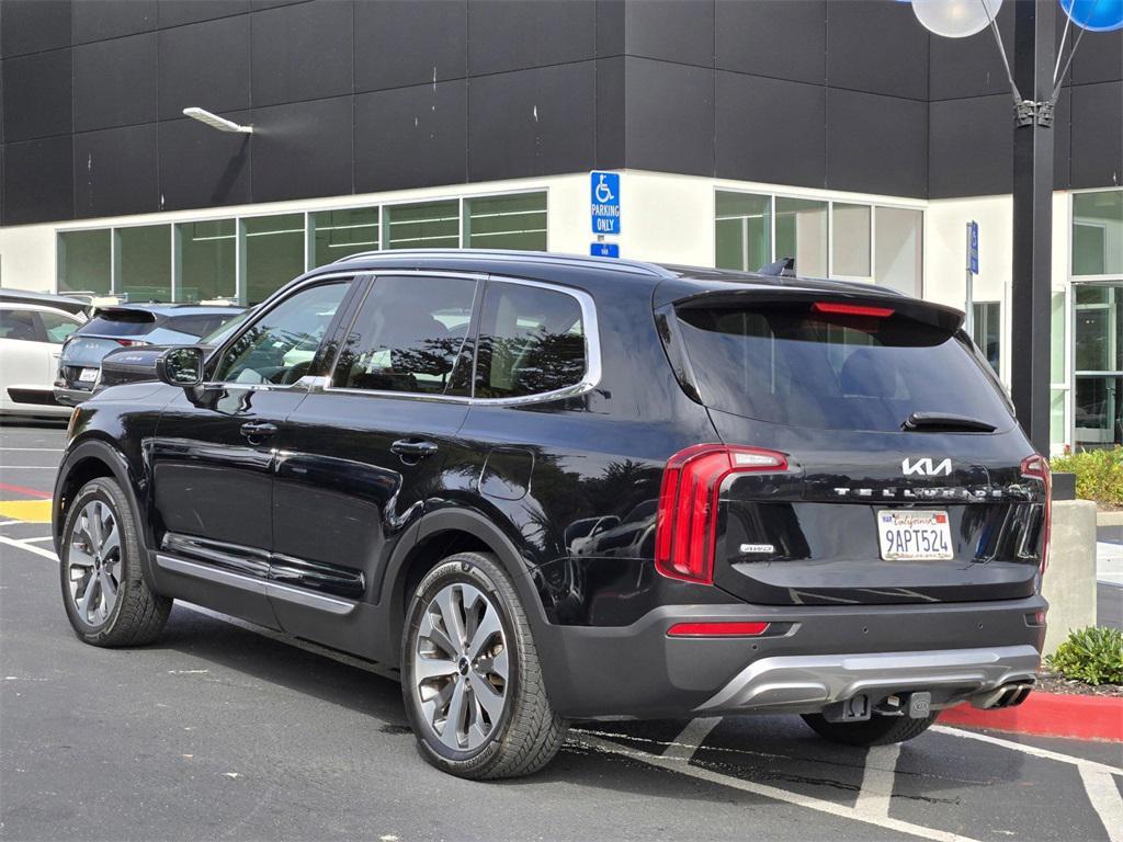2022 Ebony Black Kia Telluride