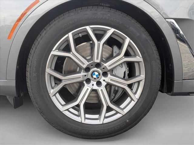 new 2026 BMW X7 car, priced at $90,005