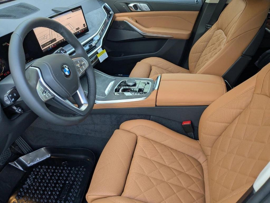 new 2026 BMW X7 car, priced at $93,155