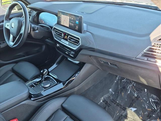 BMW X3 view 24