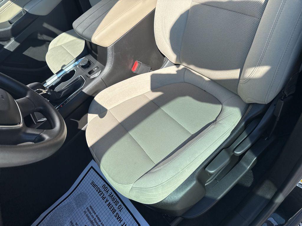 used 2022 Chevrolet Traverse car, priced at $27,995