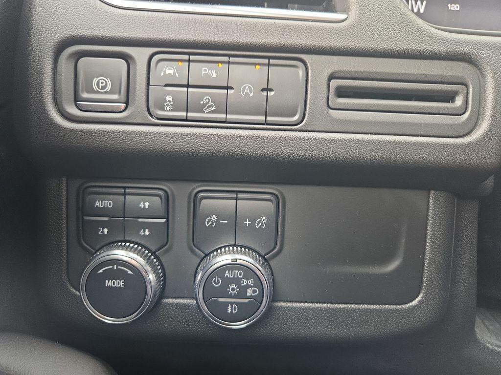 used 2024 GMC Yukon car, priced at $65,480