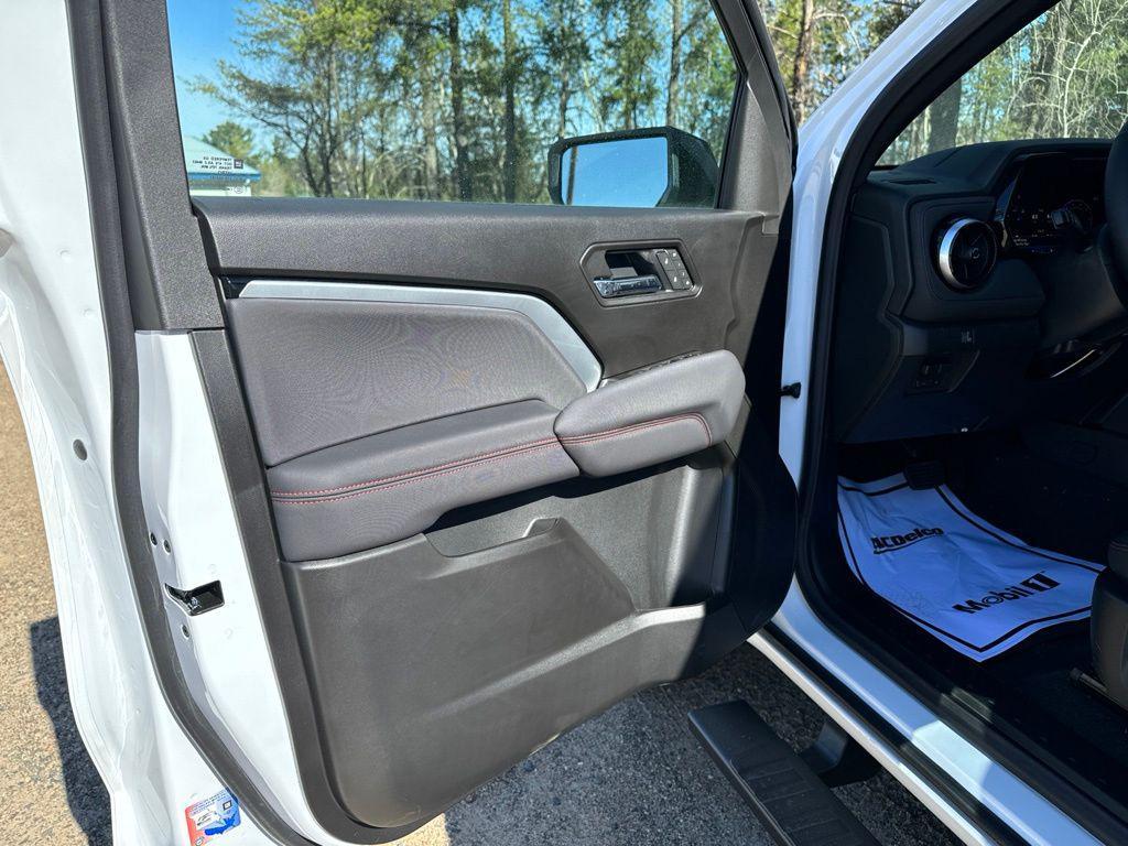 new 2026 Chevrolet Colorado car, priced at $48,690