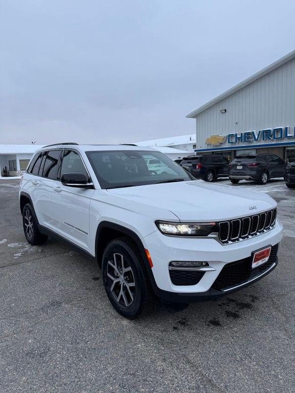 used 2024 Jeep Grand Cherokee car, priced at $30,397