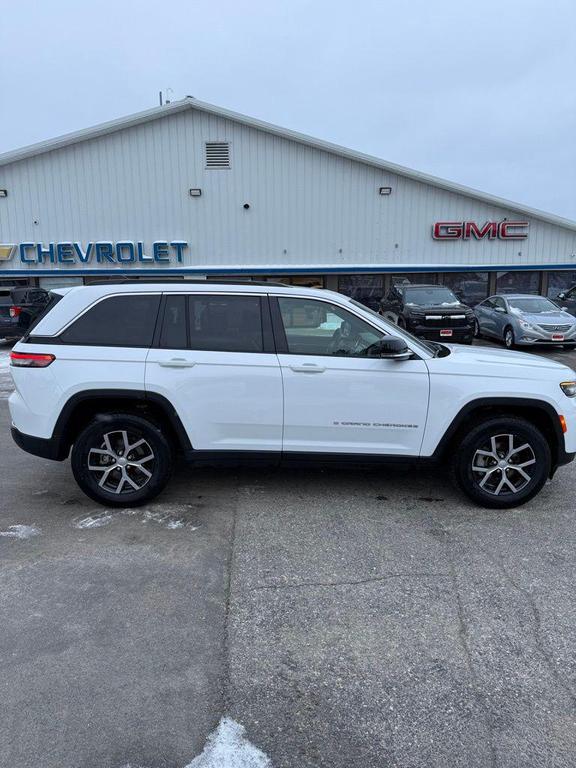 used 2024 Jeep Grand Cherokee car, priced at $30,397