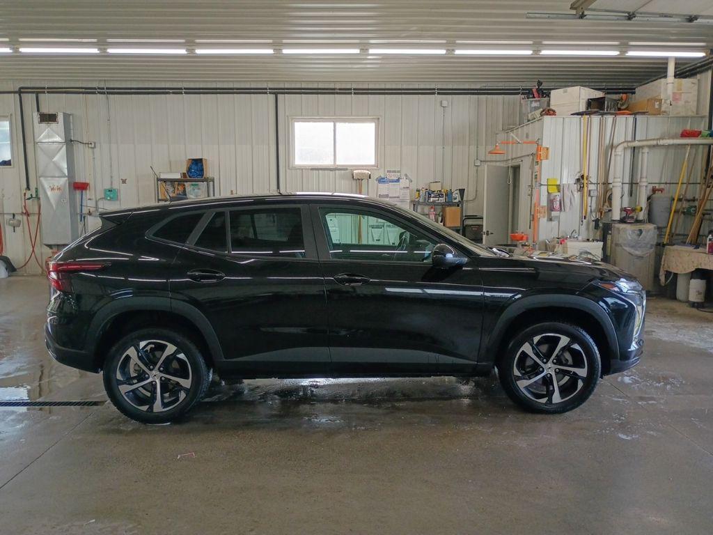 used 2024 Chevrolet Trax car, priced at $18,655