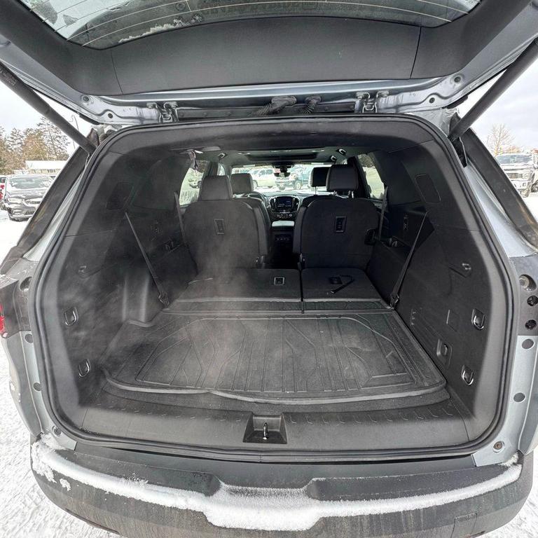used 2023 Chevrolet Traverse car, priced at $32,403