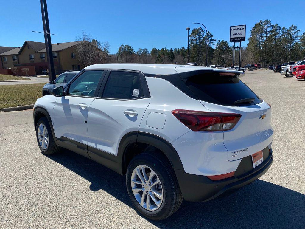 new 2026 Chevrolet TrailBlazer car, priced at $27,435
