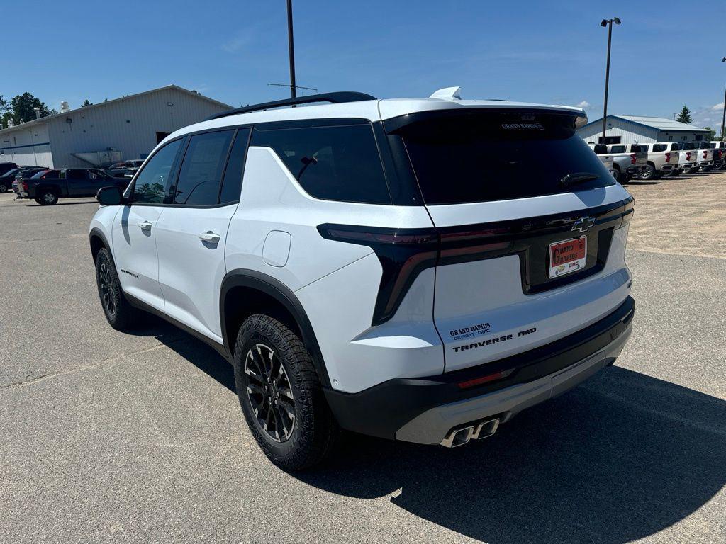 new 2026 Chevrolet Traverse car, priced at $57,075