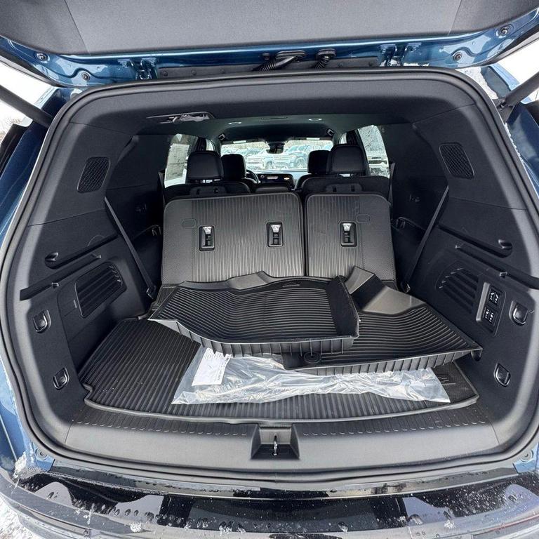 new 2026 Chevrolet Traverse car, priced at $57,320