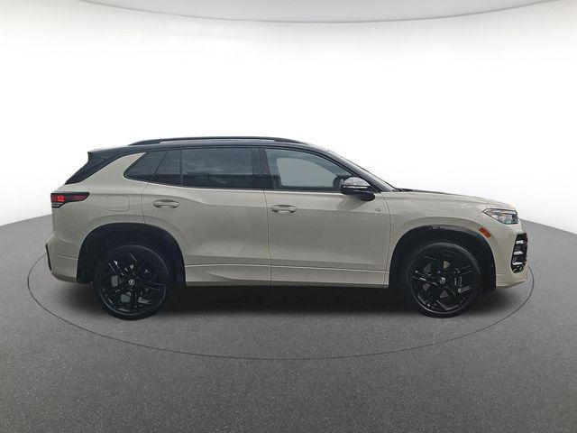 used 2025 Volkswagen Tiguan car, priced at $33,550