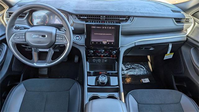 new 2025 Jeep Grand Cherokee car, priced at $35,622