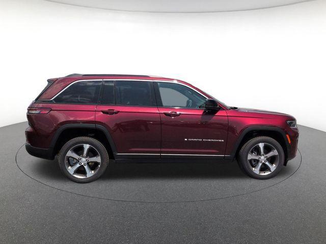 new 2026 Jeep Grand Cherokee car, priced at $42,748