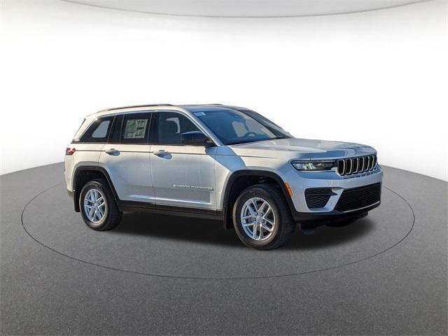 new 2025 Jeep Grand Cherokee car, priced at $34,239