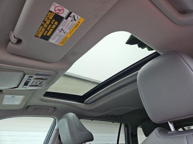 used 2021 Toyota Highlander car, priced at $27,288