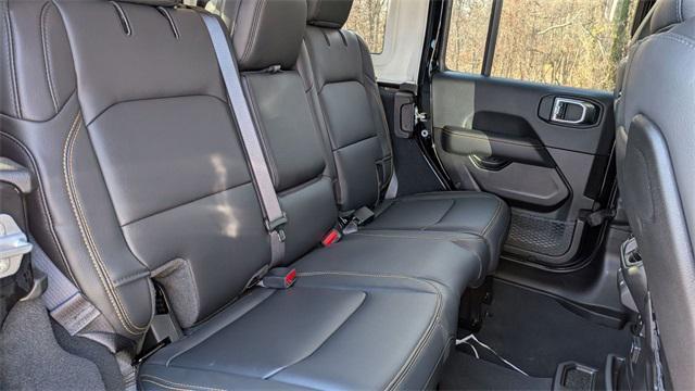 new 2025 Jeep Wrangler car, priced at $54,870