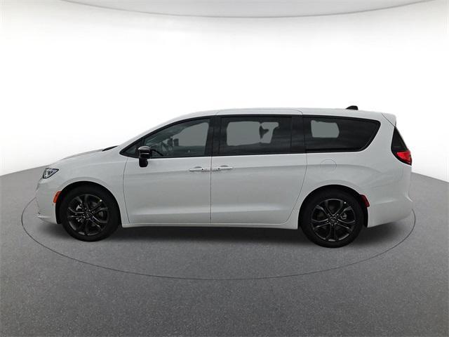 new 2026 Chrysler Pacifica car, priced at $39,000
