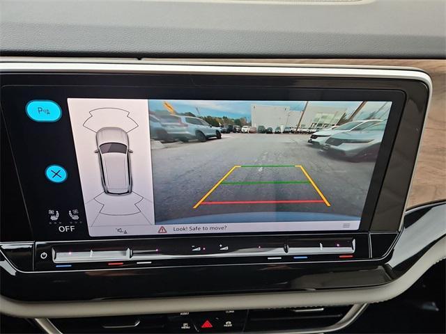 used 2025 Volkswagen Atlas car, priced at $36,000