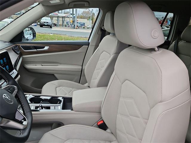 used 2025 Volkswagen Atlas car, priced at $36,000