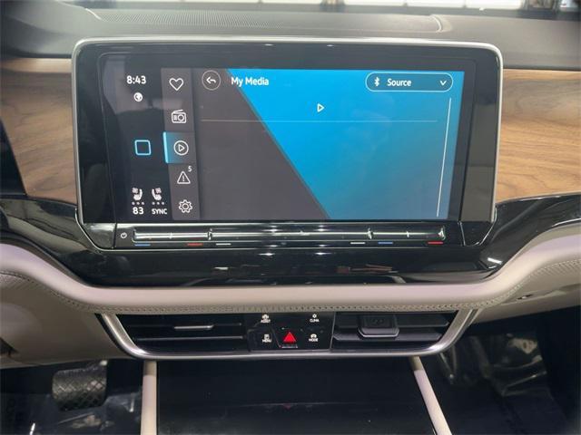 used 2025 Volkswagen Atlas car, priced at $35,500