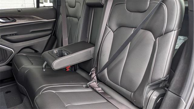 new 2025 Jeep Grand Cherokee car, priced at $44,166