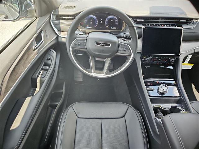 new 2025 Jeep Grand Cherokee car, priced at $42,484