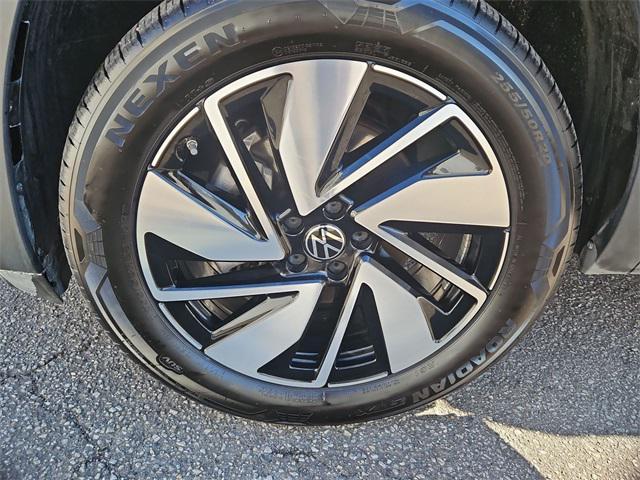 used 2025 Volkswagen Atlas car, priced at $34,000