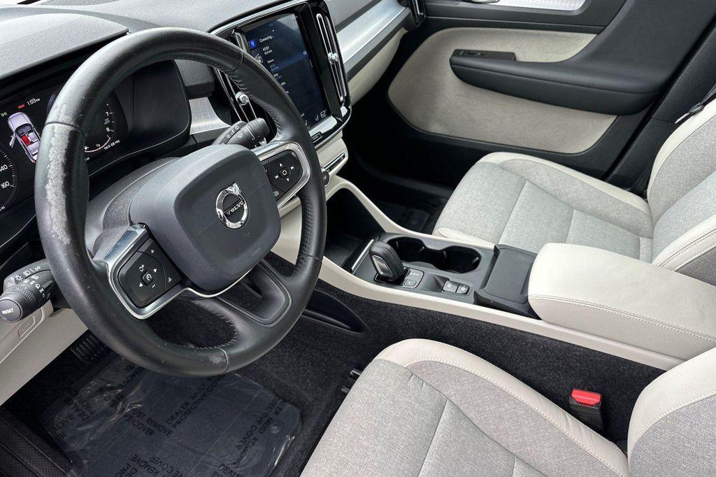 used 2020 Volvo XC40 car, priced at $17,324