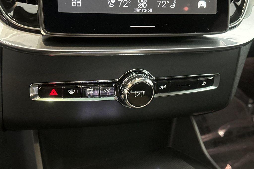 new 2025 Volvo XC90 car, priced at $57,155