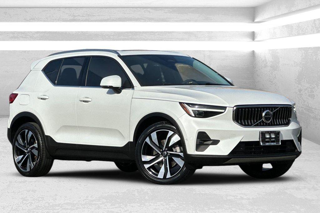 used 2023 Volvo XC40 car, priced at $30,909