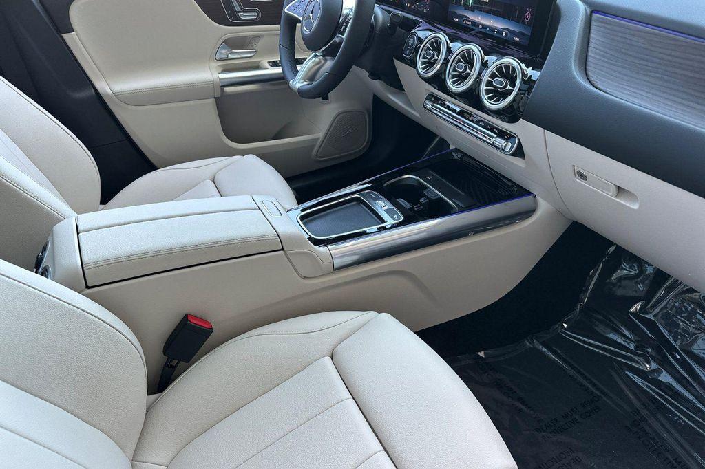 new 2026 Mercedes-Benz GLA 250 car, priced at $49,525