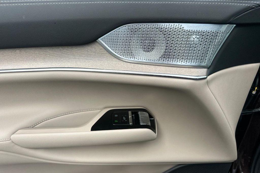 new 2025 Volvo EX90 car, priced at $95,140