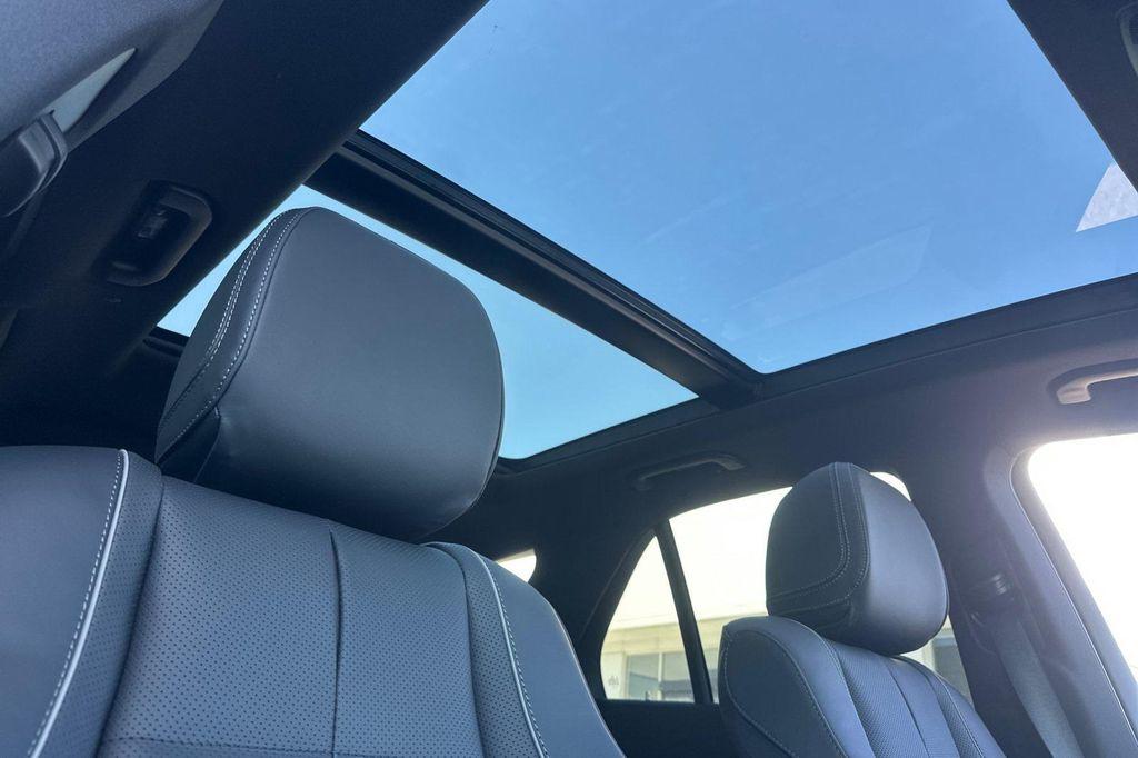 new 2025 Mercedes-Benz GLE 580 car, priced at $102,990