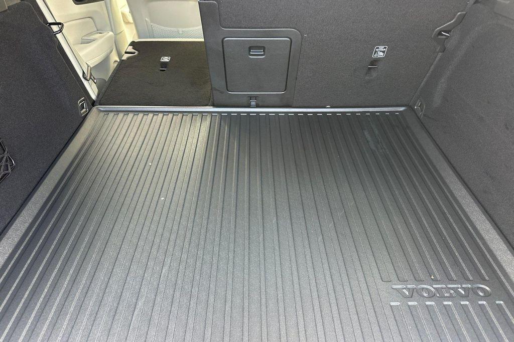 new 2026 Volvo XC60 car, priced at $64,055