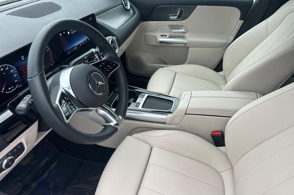 used 2025 Mercedes-Benz GLA 250 car, priced at $41,881