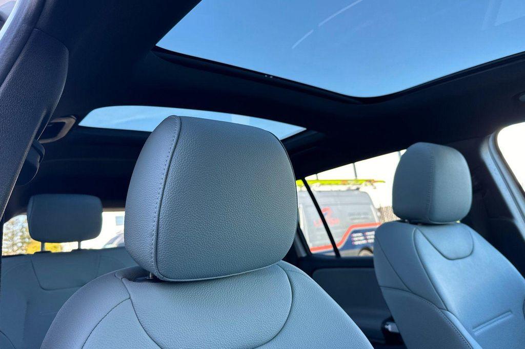 new 2026 Mercedes-Benz GLB 250 car, priced at $49,925