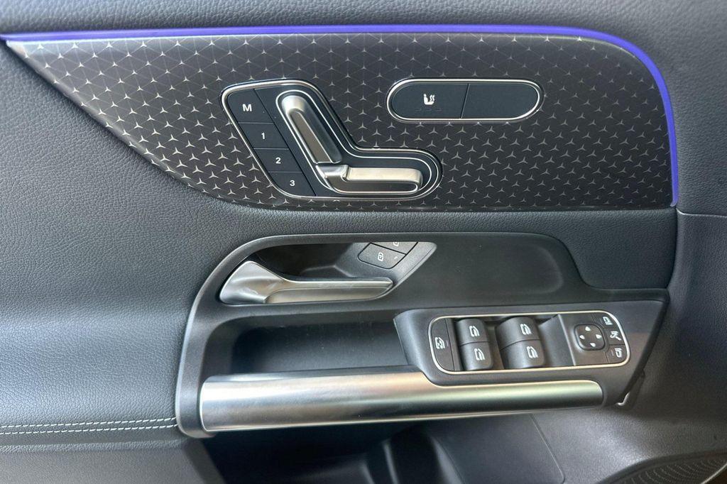 new 2025 Mercedes-Benz GLA 250 car, priced at $47,295