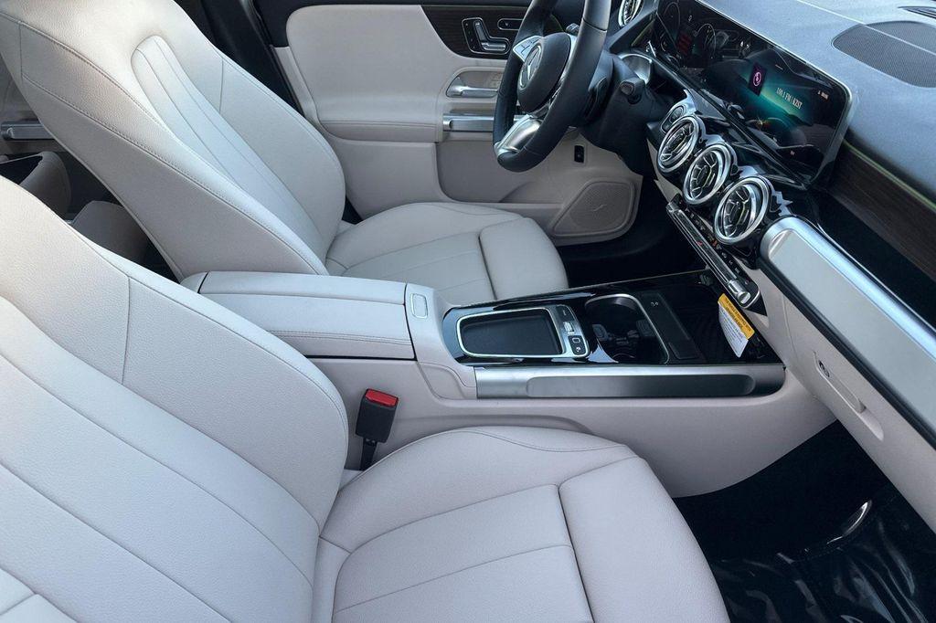 new 2026 Mercedes-Benz GLB 250 car, priced at $51,825