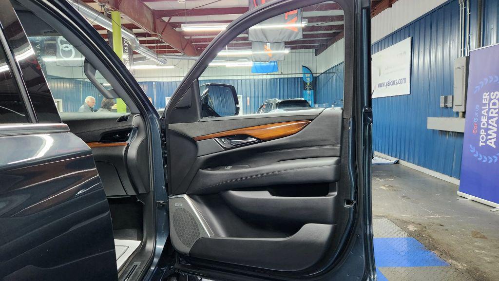 used 2020 Cadillac Escalade car, priced at $33,803